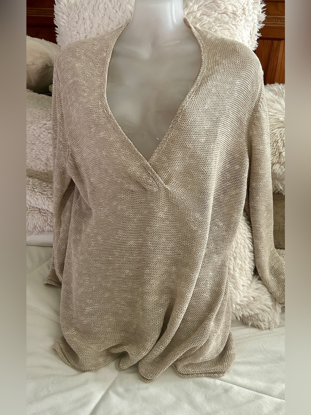 Coldwater Creek Beige V-Neck Knit Sweater Linen Nylon and Cotton